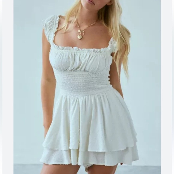 NWT urban outfitters white romper - Picture 1 of 5